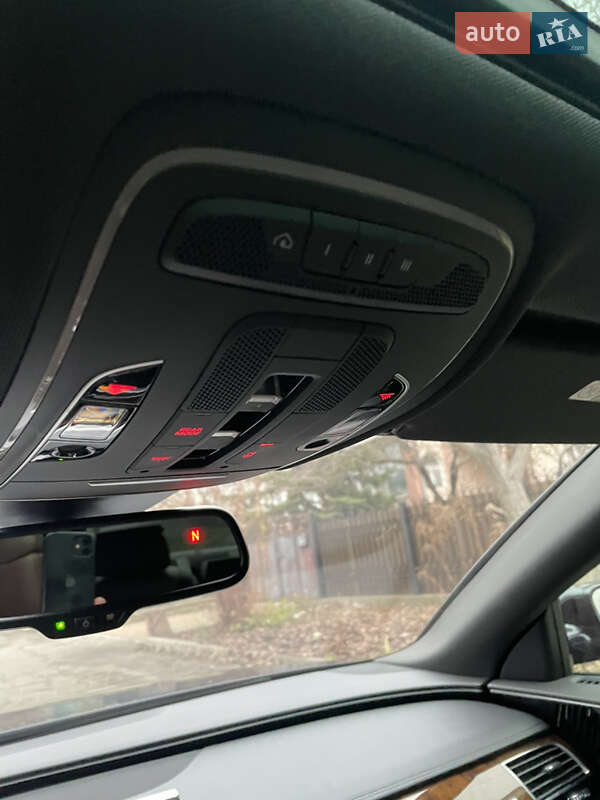 Седан Audi A8 2015 в Днепре