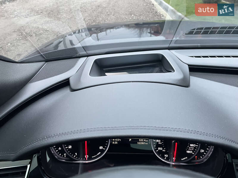 Седан Audi A8 2015 в Днепре