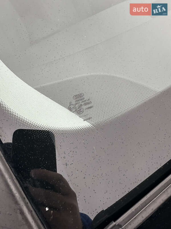 Седан Audi A8 2012 в Киеве