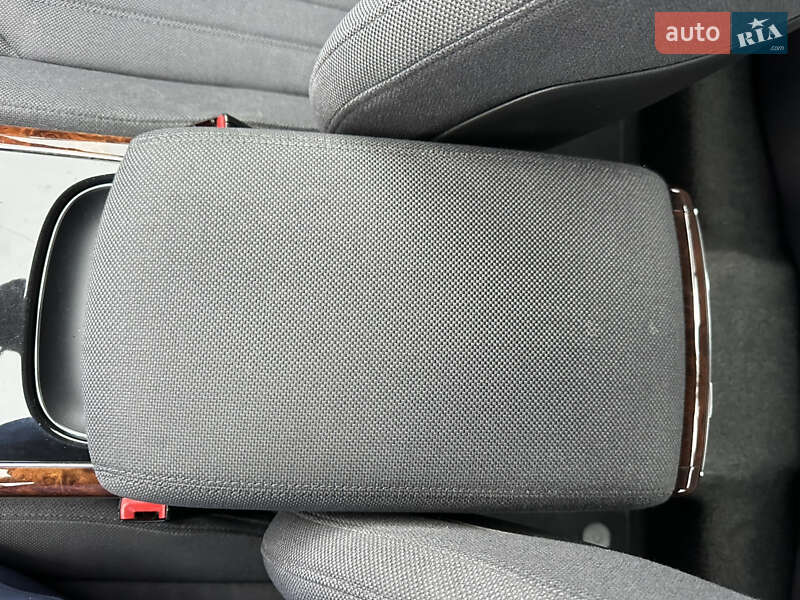 Седан Audi A8 2012 в Киеве