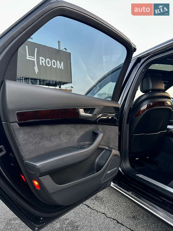 Седан Audi A8 2013 в Киеве