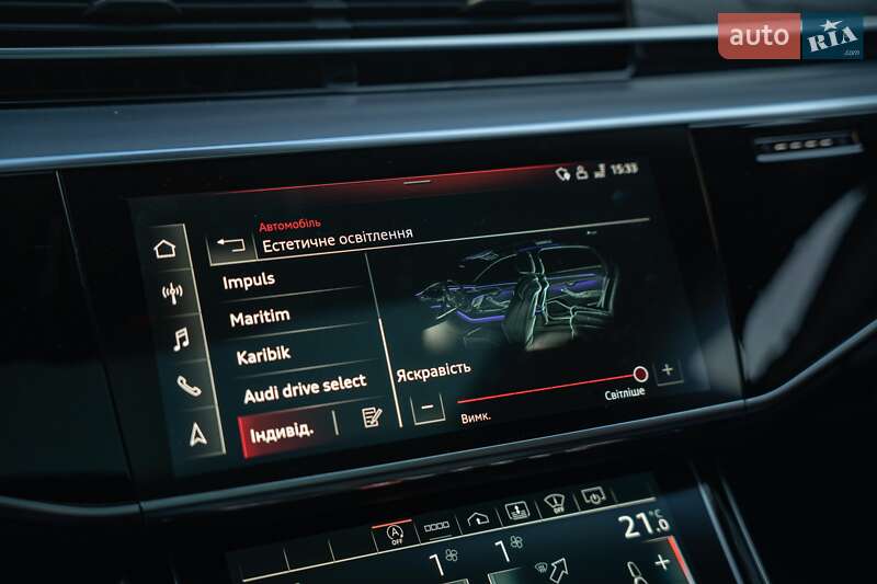 Седан Audi A8 2021 в Черновцах