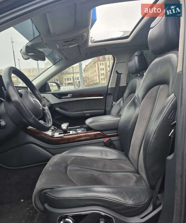 Седан Audi A8 2012 в Киеве