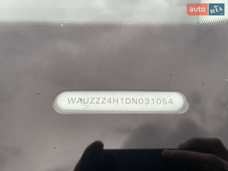Седан Audi A8 2013 в Киеве