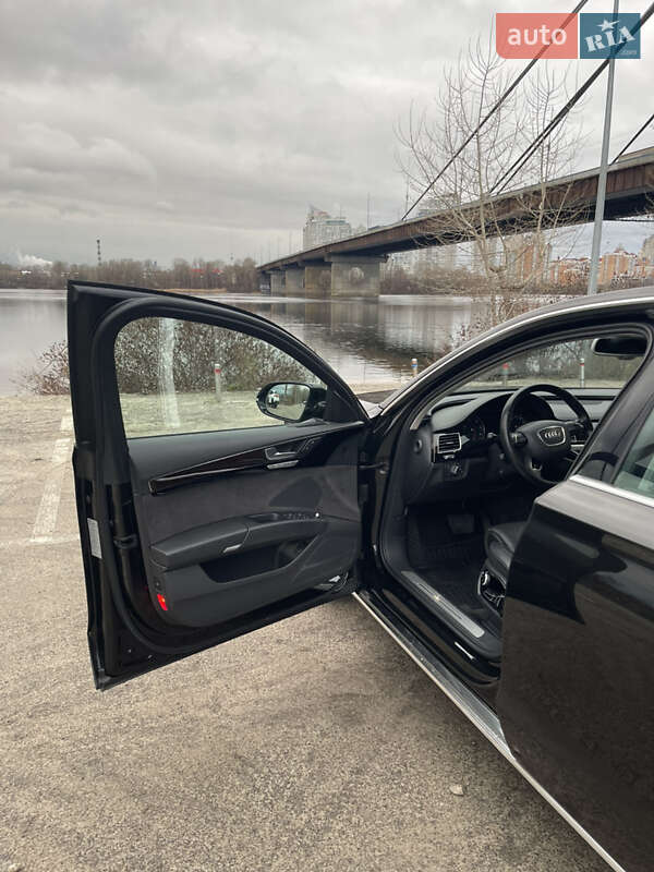 Седан Audi A8 2013 в Киеве