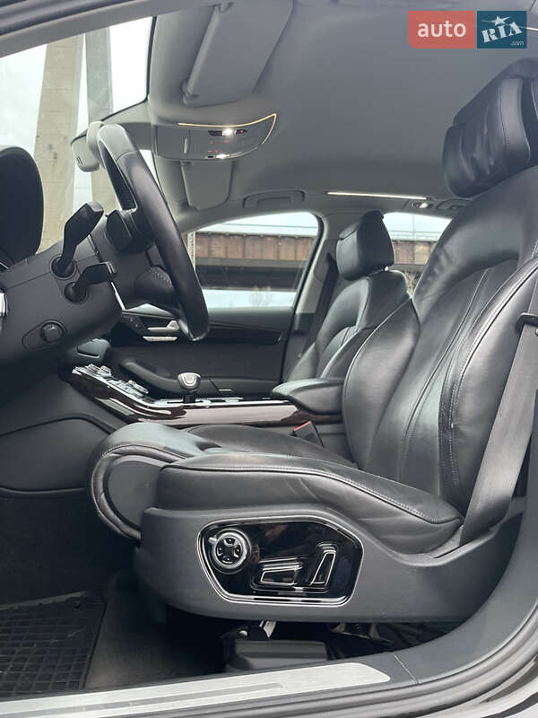 Седан Audi A8 2013 в Киеве