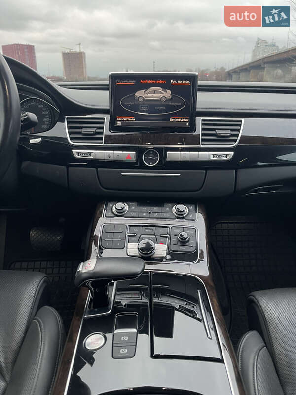 Седан Audi A8 2013 в Киеве
