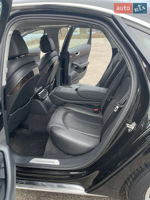 Седан Audi A8 2013 в Киеве