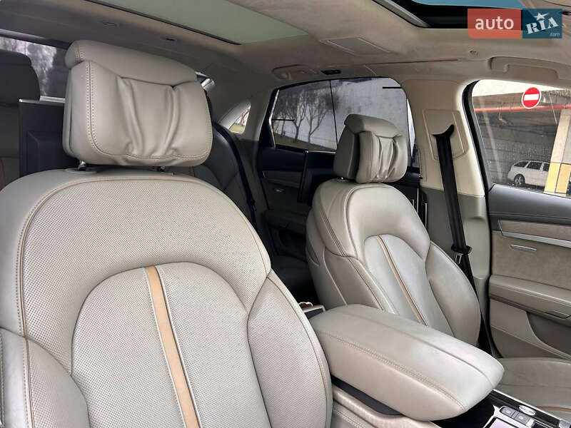 Седан Audi A8 2013 в Киеве