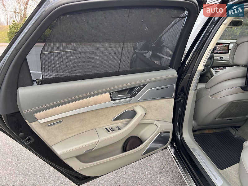 Седан Audi A8 2013 в Киеве