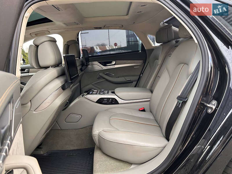 Седан Audi A8 2013 в Киеве