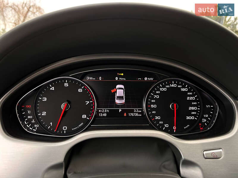 Седан Audi A8 2013 в Киеве