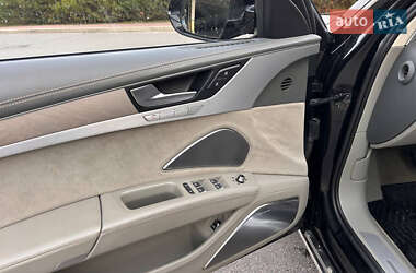 Седан Audi A8 2013 в Киеве