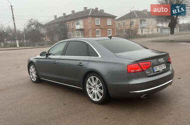 Седан Audi A8 2014 в Коростене