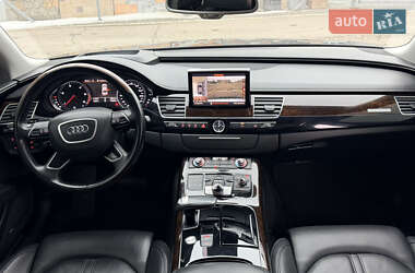 Седан Audi A8 2014 в Львове