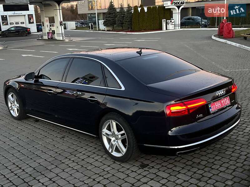 Седан Audi A8 2016 в Львові