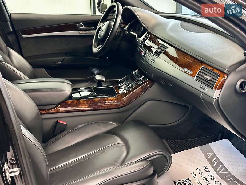 Седан Audi A8 2013 в Львове