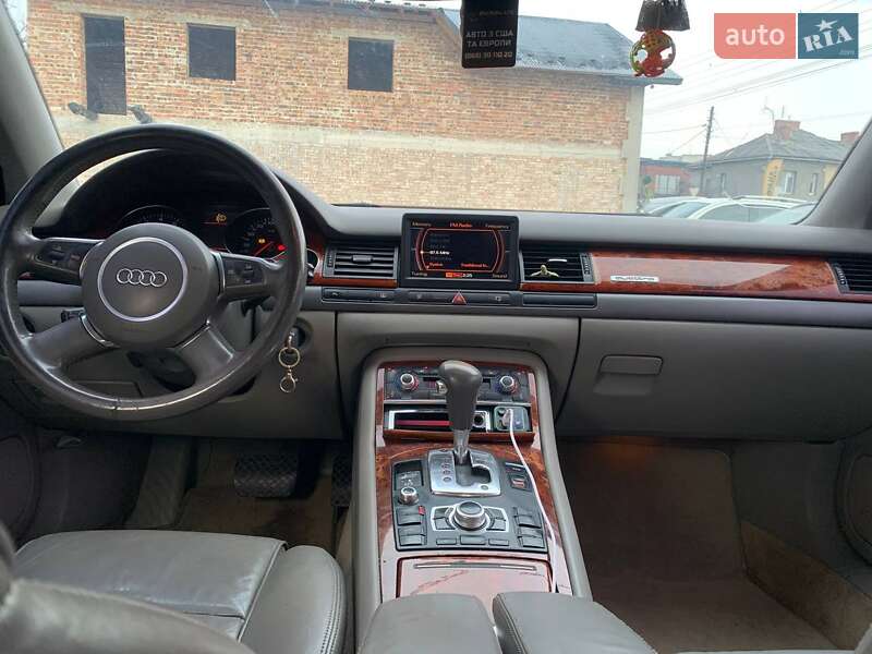 Седан Audi A8 2003 в Коломые