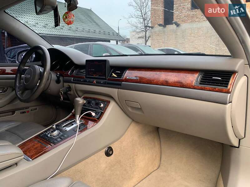 Седан Audi A8 2003 в Коломые