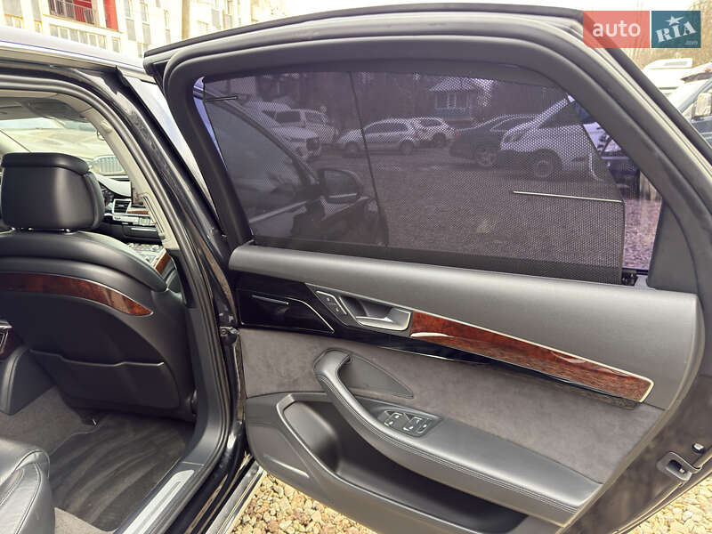 Седан Audi A8 2012 в Черновцах