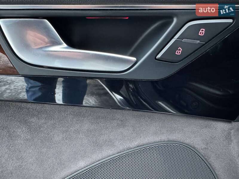 Седан Audi A8 2017 в Києві фото 13 Седан Audi A8 2017 в Києві