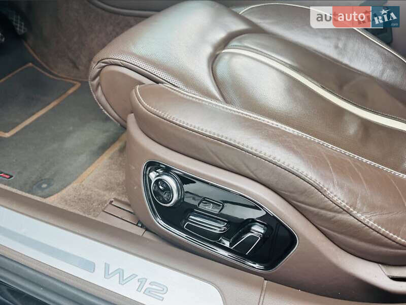 Седан Audi A8 2012 в Львове