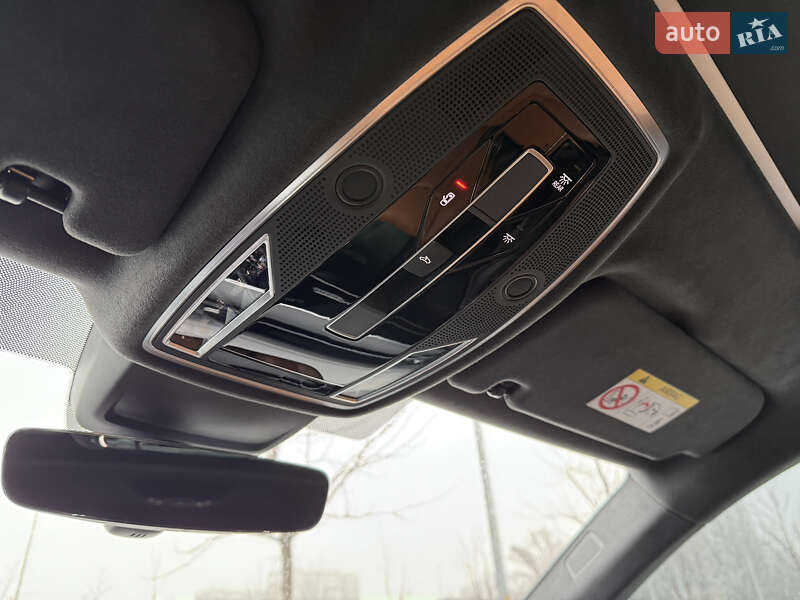 Седан Audi A8 2022 в Киеве фото 64 Седан Audi A8 2022 в Киеве
