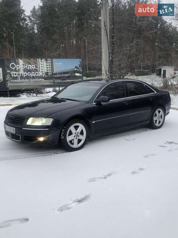 Седан Audi A8 2004 в Буче