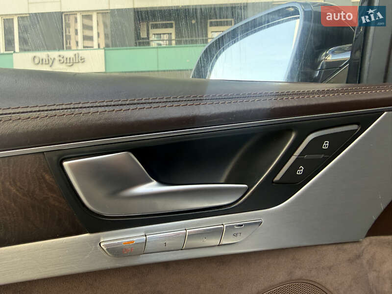 Седан Audi A8 2012 в Одессе