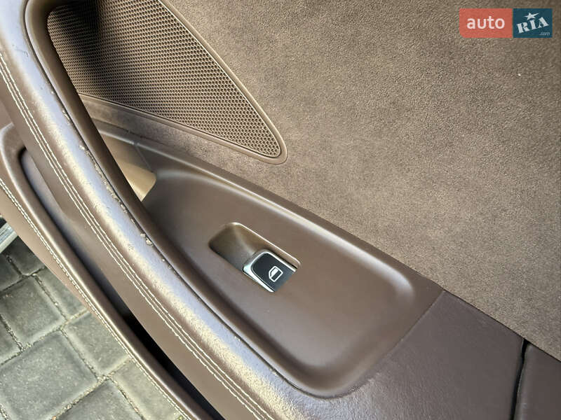 Седан Audi A8 2012 в Одессе