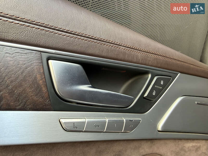 Седан Audi A8 2012 в Одессе