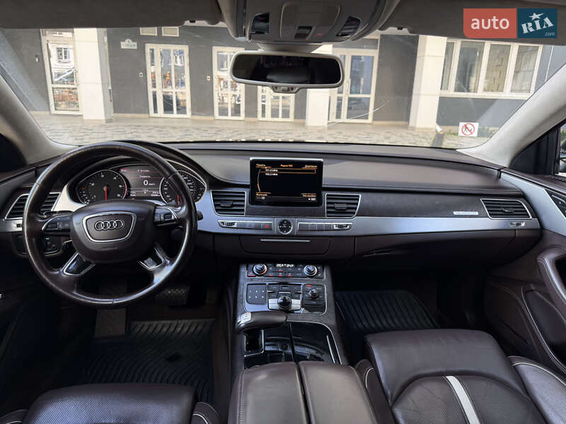 Седан Audi A8 2012 в Одессе