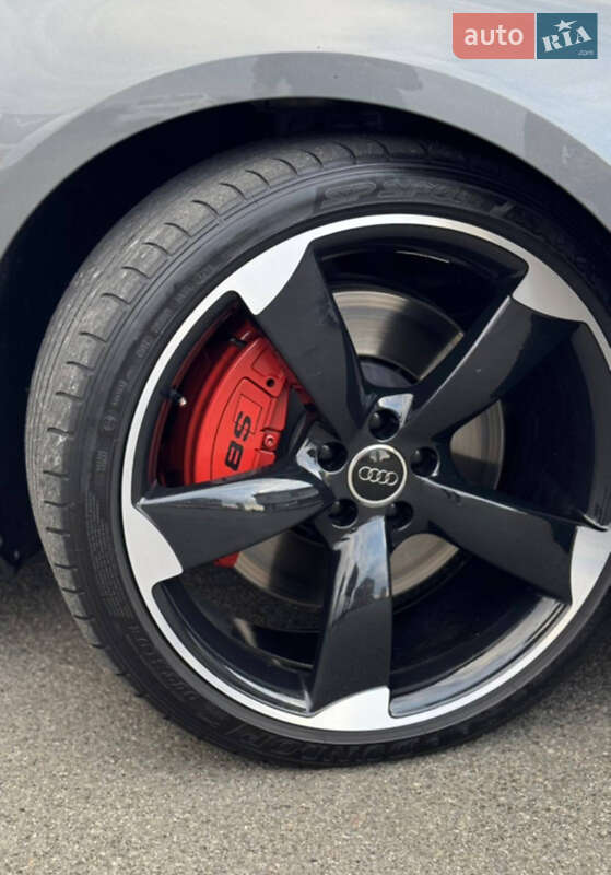 Седан Audi A8 2016 в Запорожье