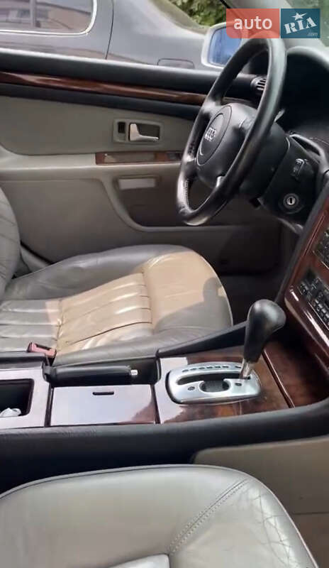 Седан Audi A8 1998 в Василькове