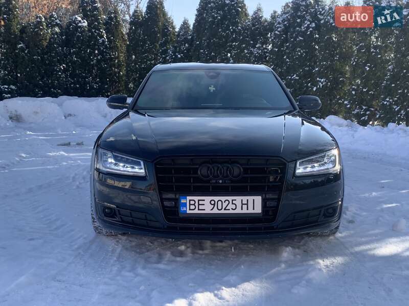 Седан Audi A8 2015 в Умани