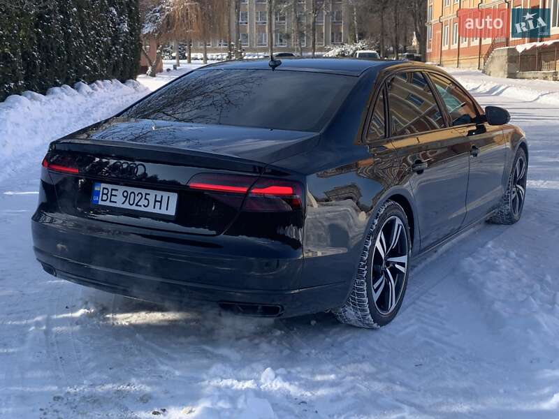 Седан Audi A8 2015 в Умани