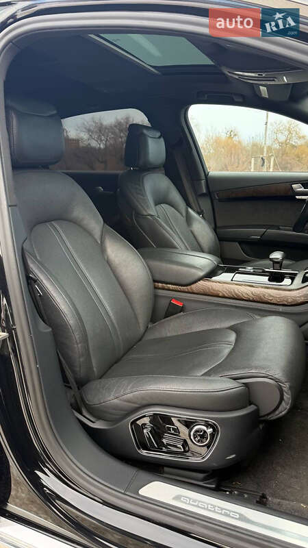 Седан Audi A8 2016 в Ровно