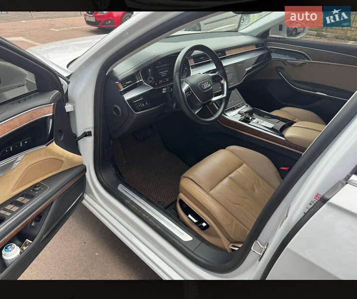 Седан Audi A8 2018 в Киеве
