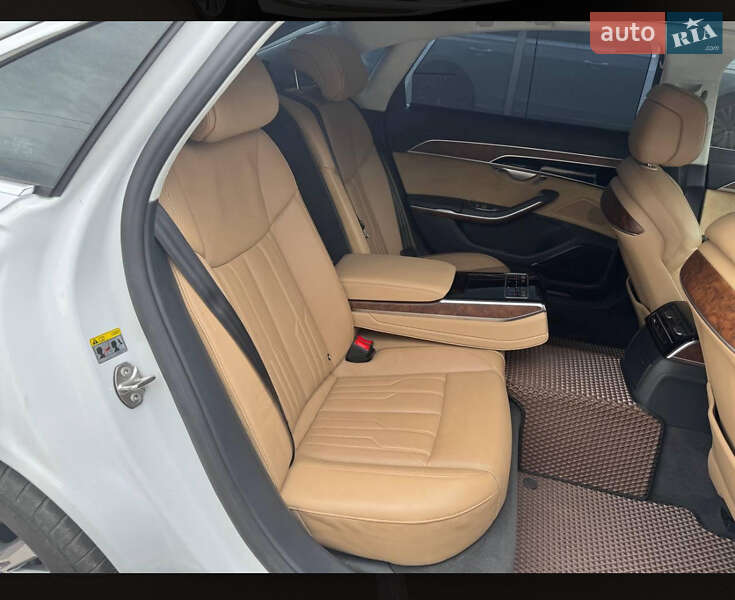 Седан Audi A8 2018 в Киеве