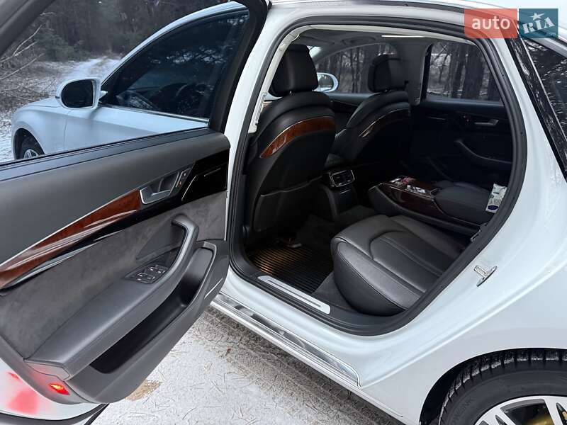 Седан Audi A8 2013 в Киеве