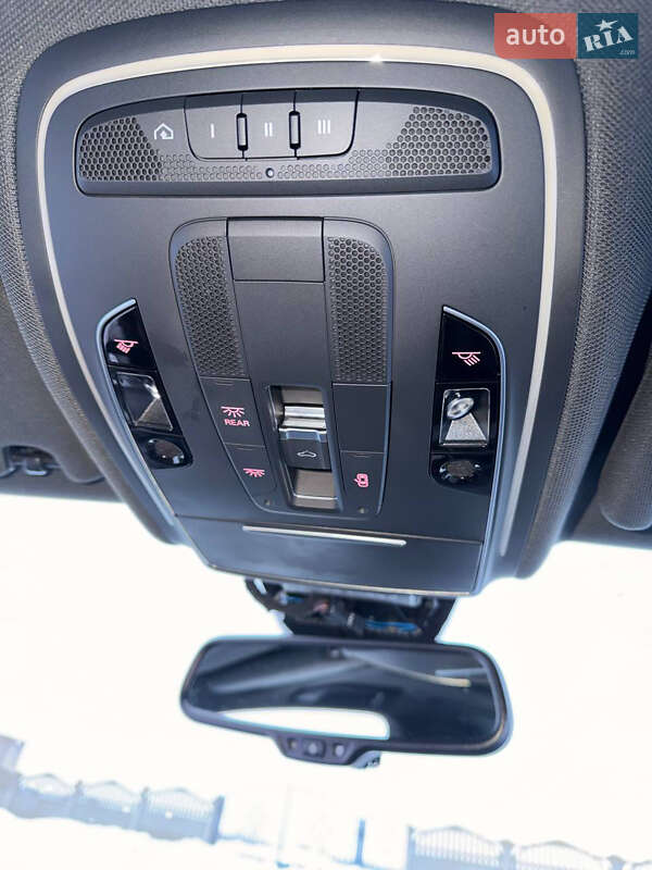 Седан Audi A8 2013 в Луцке