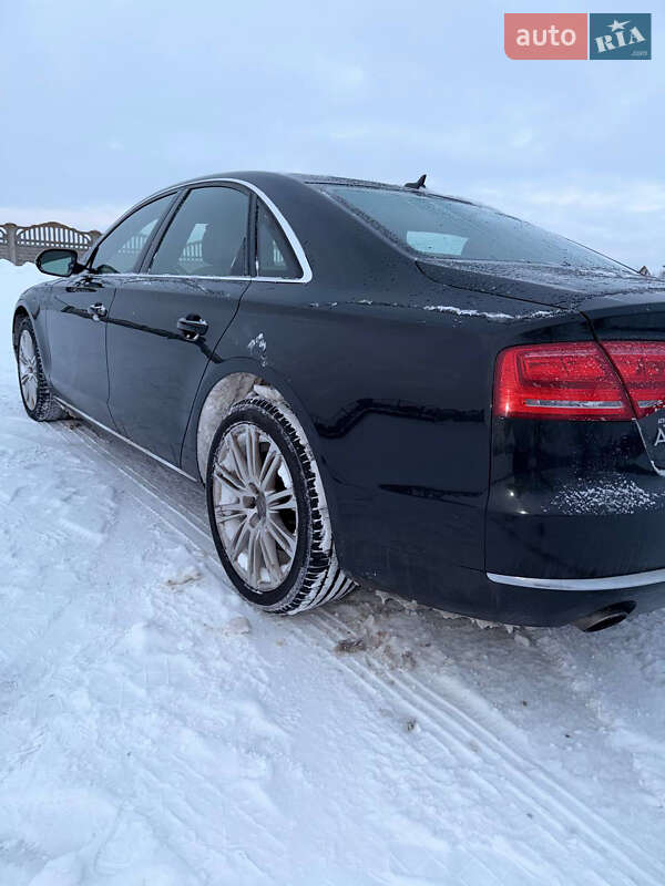 Седан Audi A8 2013 в Луцке