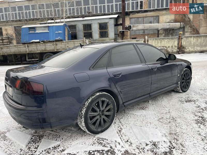 Седан Audi A8 2004 в Полтаве