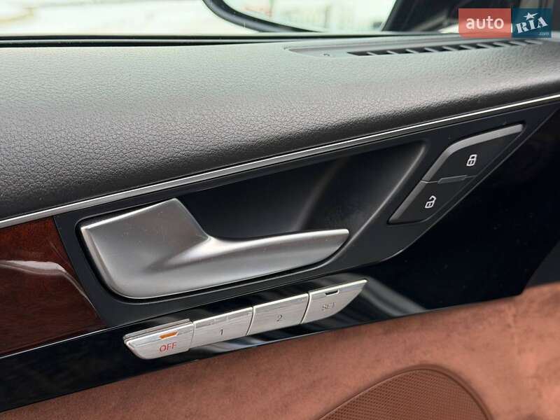 Седан Audi A8 2012 в Кривом Роге