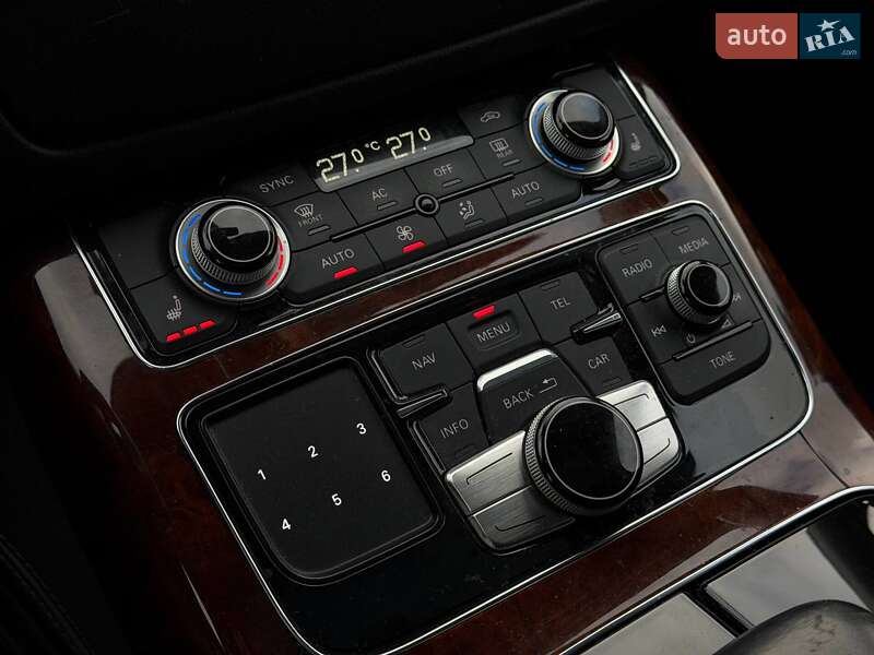 Седан Audi A8 2012 в Кривом Роге