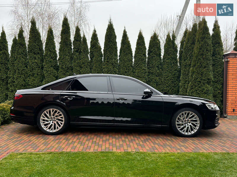 Седан Audi A8 2021 в Днепре