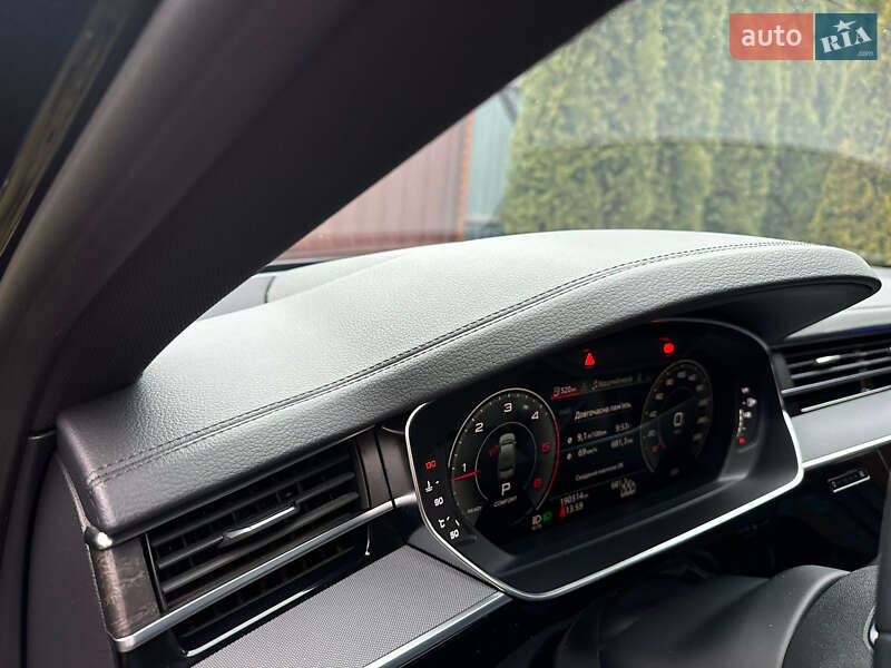 Седан Audi A8 2021 в Днепре