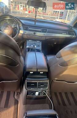 Седан Audi A8 2014 в Ужгороде
