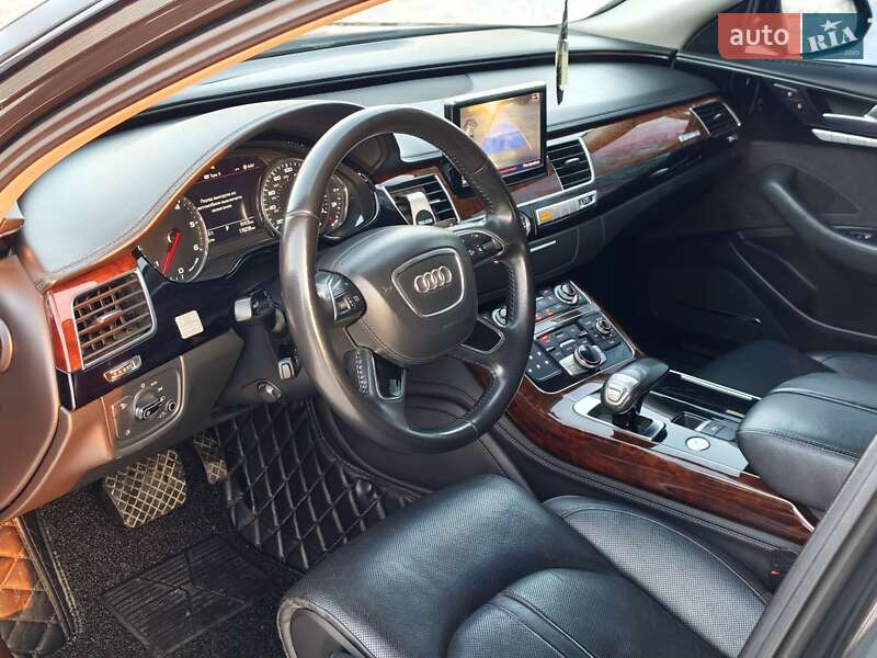 Седан Audi A8 2013 в Житомире