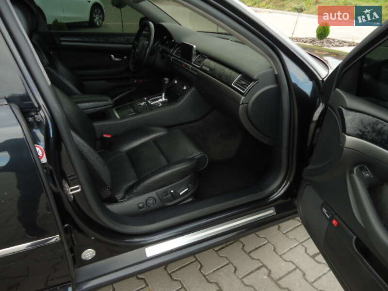 Седан Audi A8 2004 в Львове